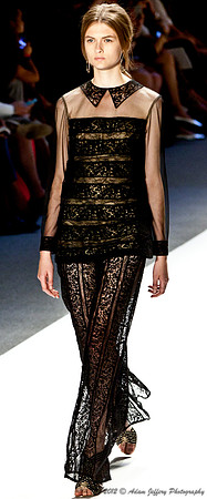 Tadashi Shoji