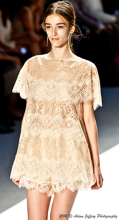 Tadashi Shoji
