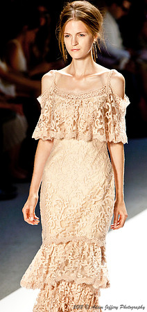 Tadashi Shoji
