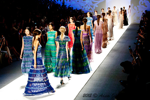 Tadashi Shoji