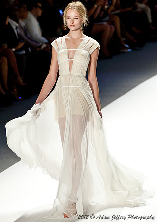 Tadashi Shoji