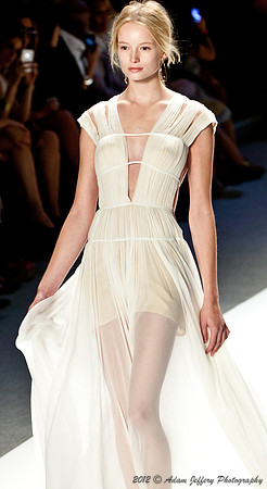 Tadashi Shoji